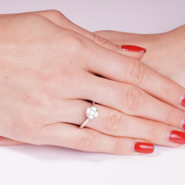 Zásnubný prsteň s diamantom z 18 karátového bieleho zlata - Ariana